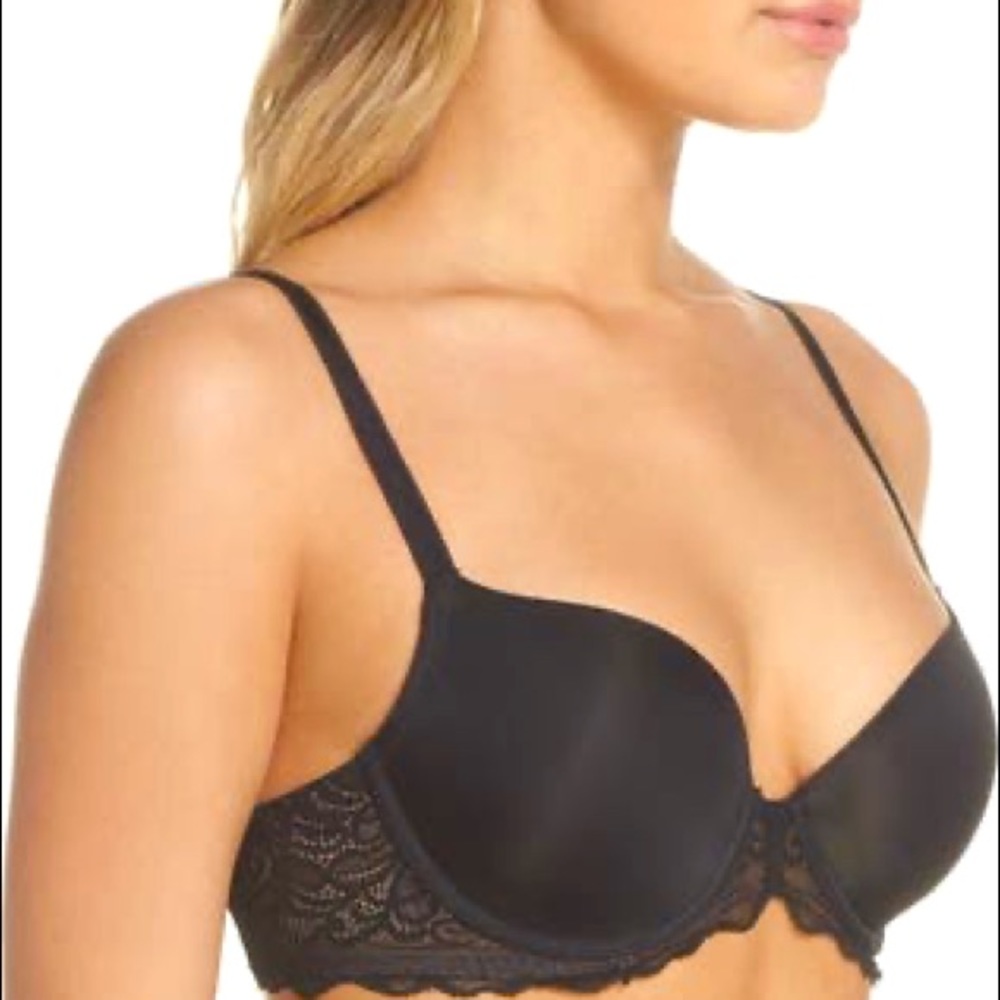 Underwire Contour Bra
B.TEMPTD BY WACOAL